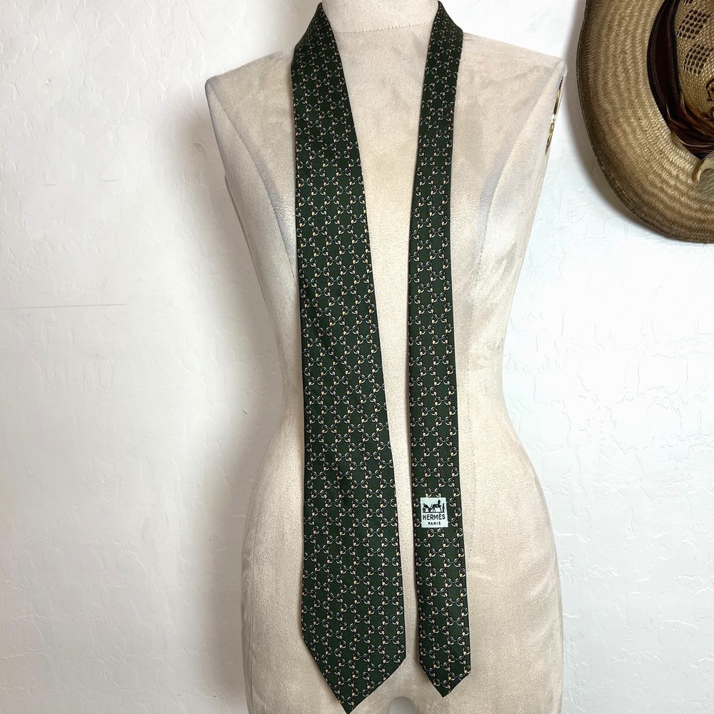 Hermes Paris Silk Tie Olive Green Equestrian Chain Link Bit Motif Mens 2.5" Slim